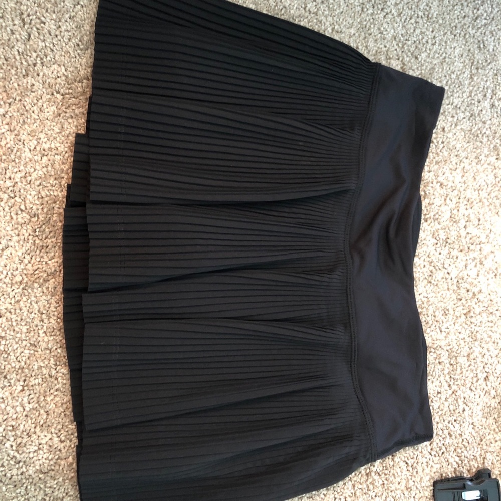 Lululemon pleat to street skirt